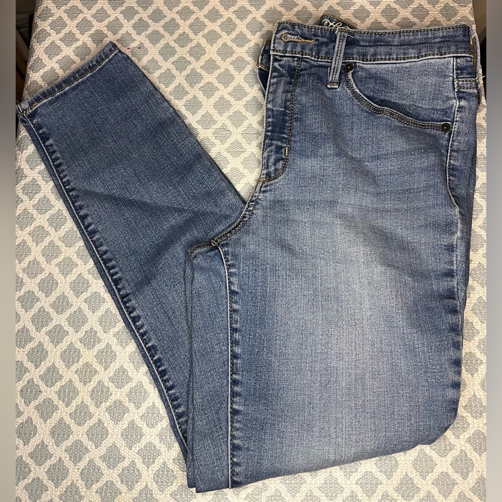 Universal Thread Jeans